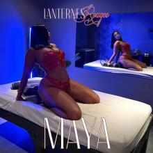 Maya t'attend pour un moment sensuel XXX