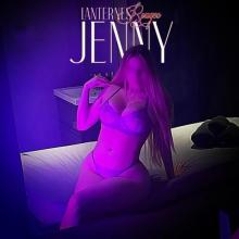 Jenny 36DD blonde aux courbes sensuelles xxx - 1