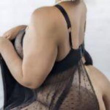 Alyah’s Captivating Presence as a Professional and Desirable Escort - 4